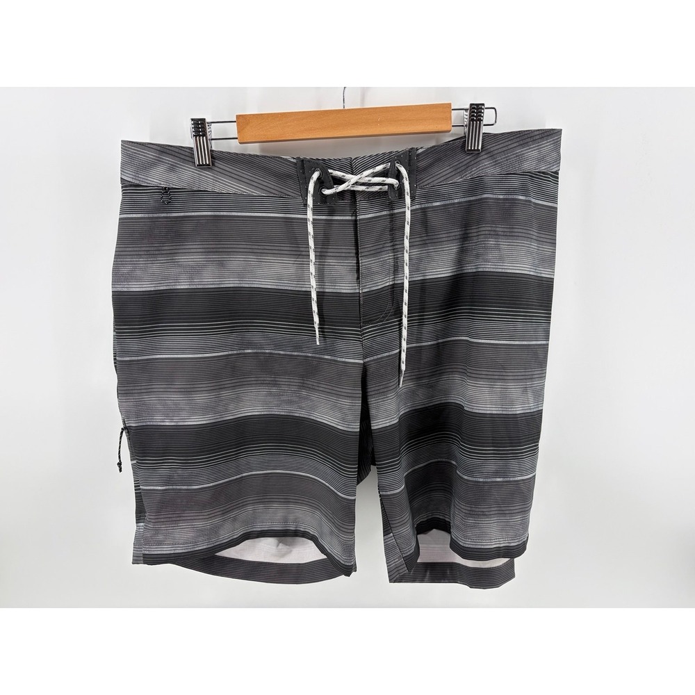 Columbia Black and Gray Striped Board Shorts, Men's Size 38, Pre-Owned